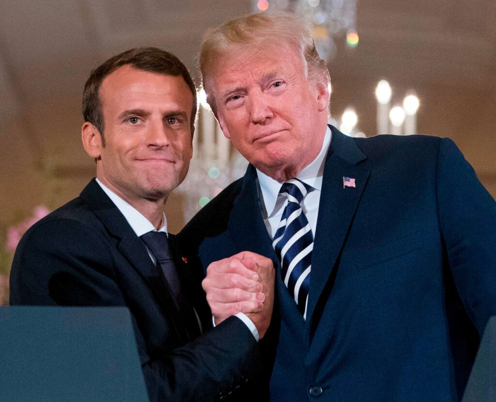 Présidentielle aux Etats-Unis: largement en tête des résultats, Emmanuel Macron félicite Trump